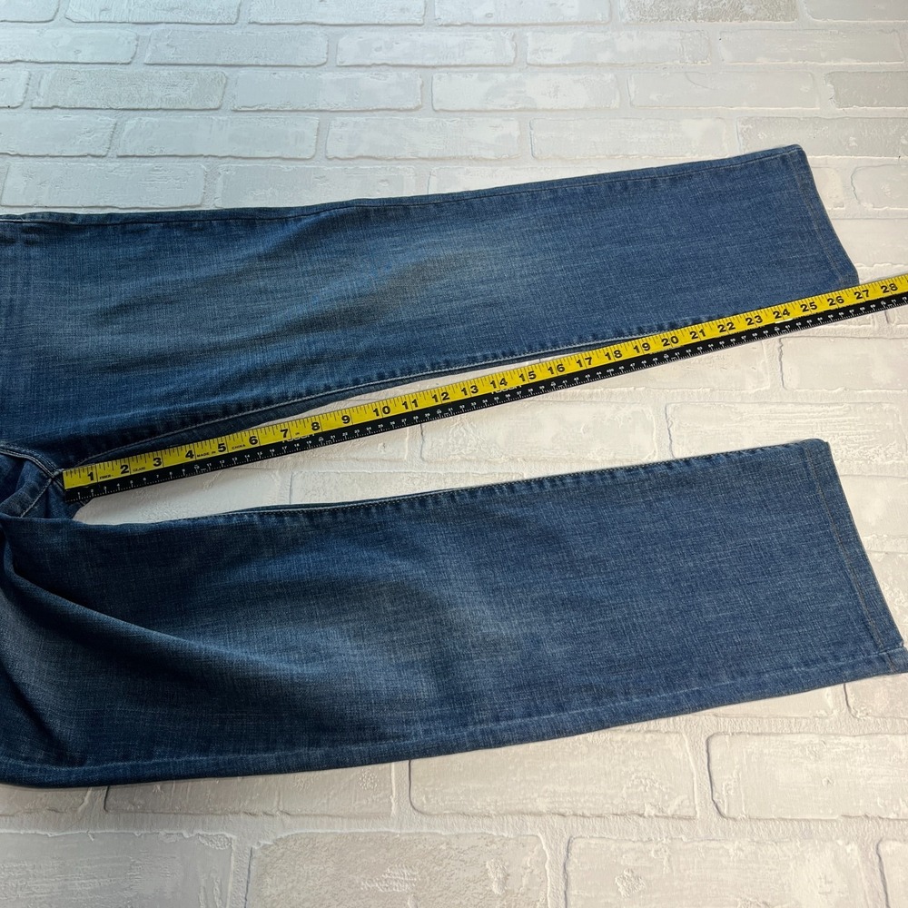 Levis Slimming Straight Jeans Womens 32 Blue Stretch Denim Medium Wash Pockets - Picture 12 of 15
